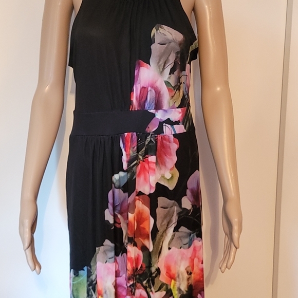 Floral floor length dress - Picture 3 of 14